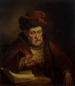 Alter Mann, der eine Brille hält