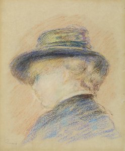 Profil einer jungen Frau mit blauem Hut