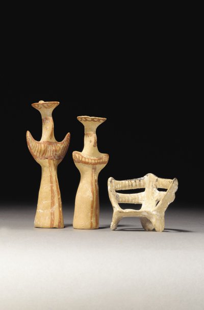 Psi-Typ weibliches Idol, Tau-Typ weibliches Idol und Modell eines Throns, 1400-1200 v. Chr. von Unbekannt